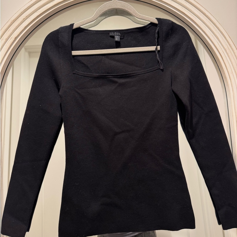 Brand New！！！ COS Black Square Neck Sweater